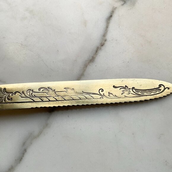 Antique Sterling Silver handle Bread Knife with ornate serrated Blade - Picture 5 of 7